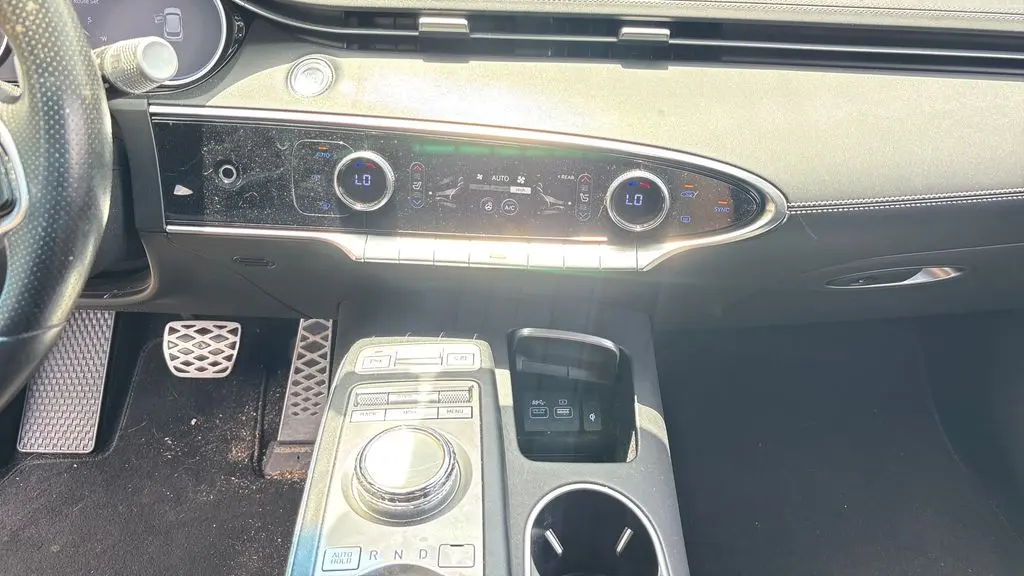 2022 Genesis GV70 2.5T Standard