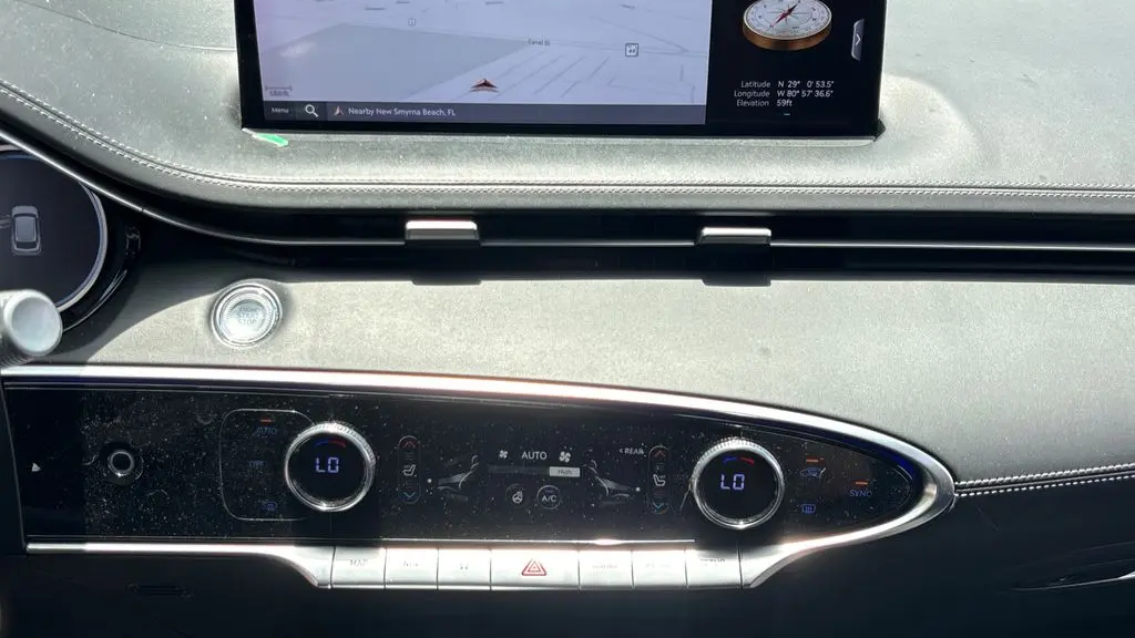2022 Genesis GV70 2.5T Standard