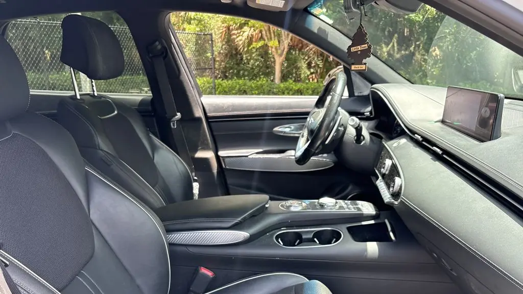 2022 Genesis GV70 2.5T Standard