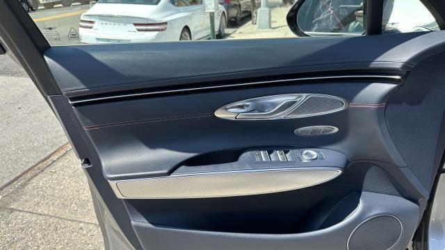 2023 Genesis GV70 2.5T Standard