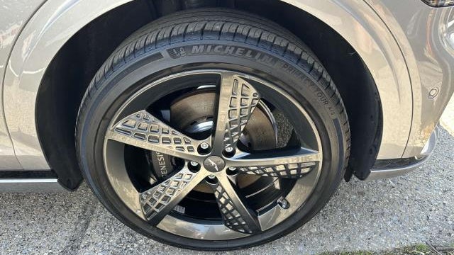 2023 Genesis GV70 2.5T Standard