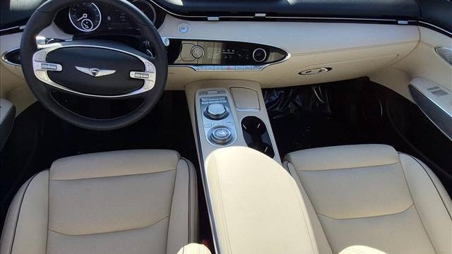 2025 Genesis GV70 2.5T Standard