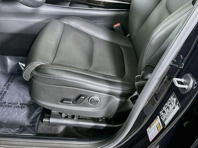 2025 Genesis Gv70 - $36,989