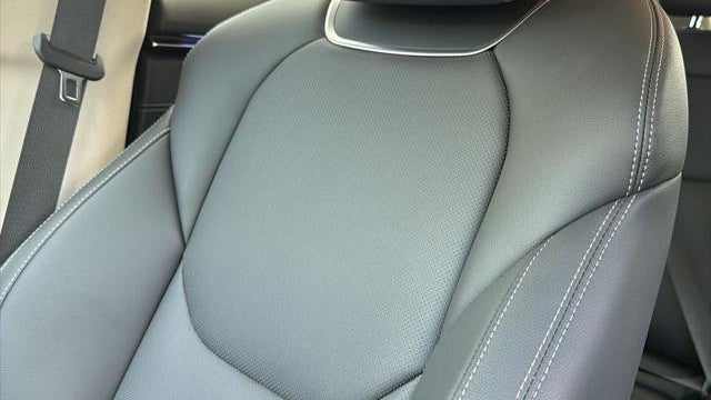 2026 Genesis GV70 2.5T Standard