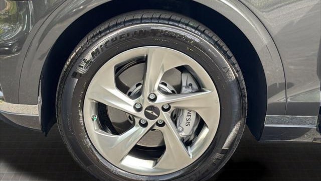 2026 Genesis GV70 2.5T Standard
