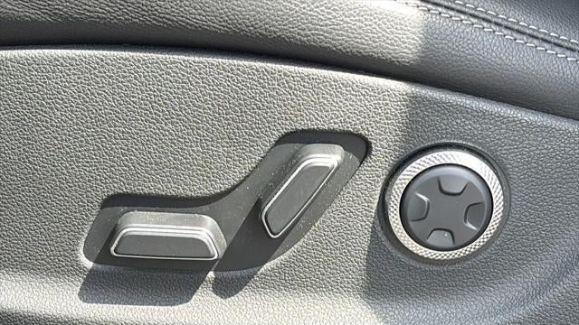 2026 Genesis GV70 2.5T Standard