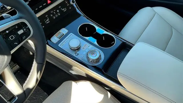 2026 Genesis GV70 2.5T Standard