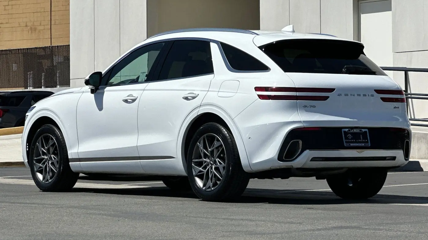 2022 Genesis GV70 2.5T Standard