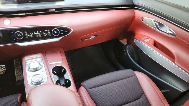 2023 Genesis GV70 2.5T Standard