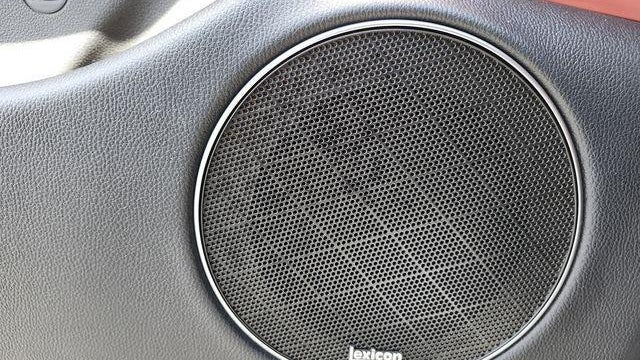 2023 Genesis GV70 2.5T Standard