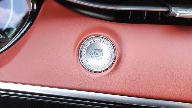 2023 Genesis GV70 2.5T Standard