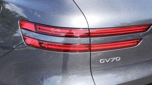 2023 Genesis GV70 2.5T Standard