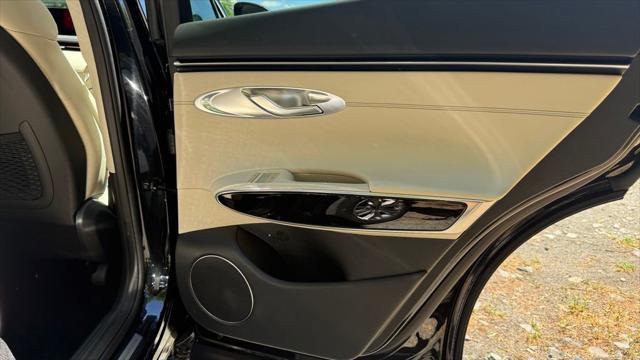2023 Genesis GV70 2.5T Standard