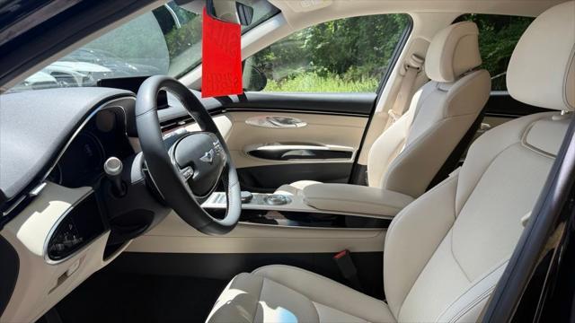 2023 Genesis GV70 2.5T Standard