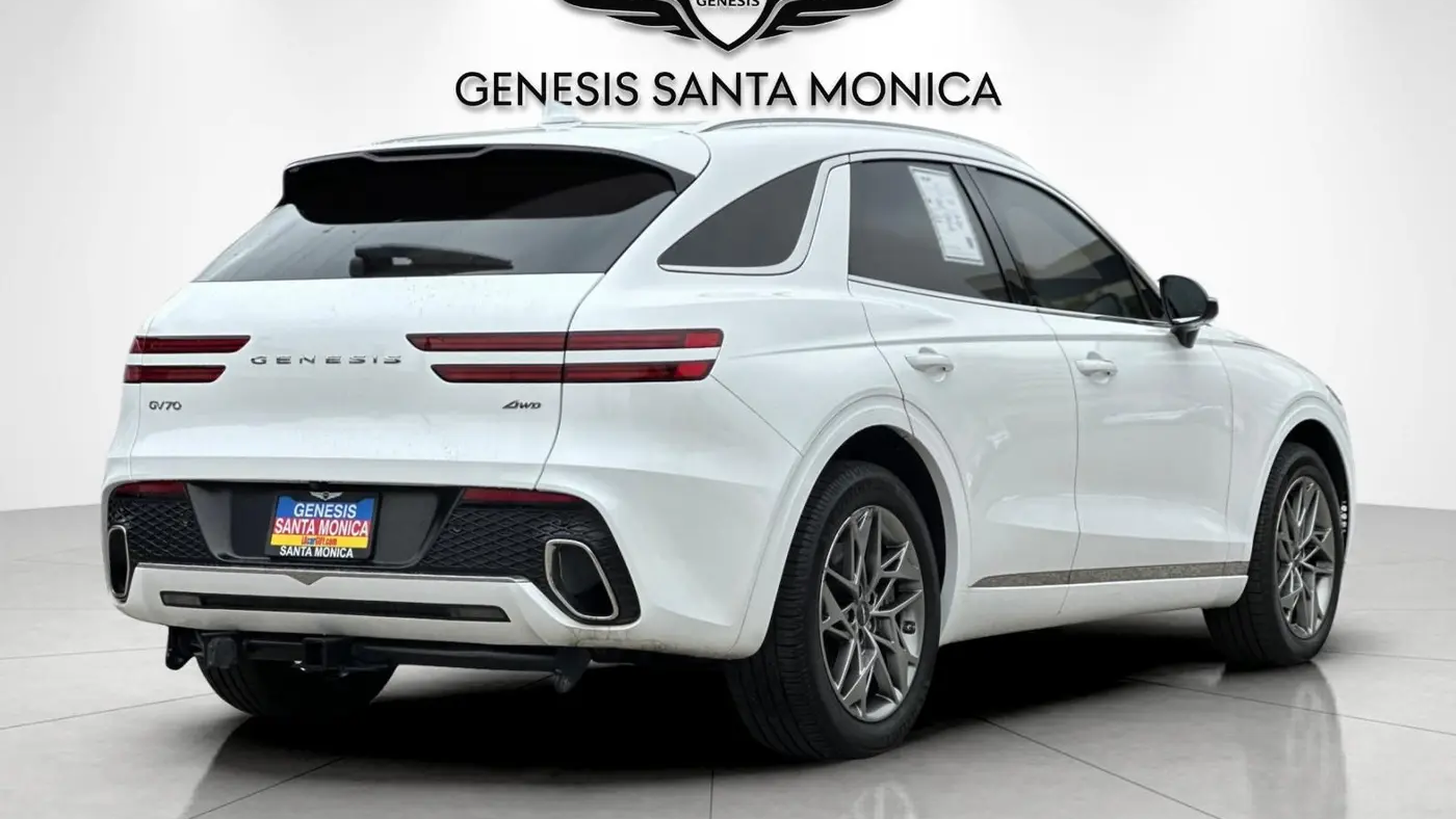 2023 Genesis GV70 2.5T Standard