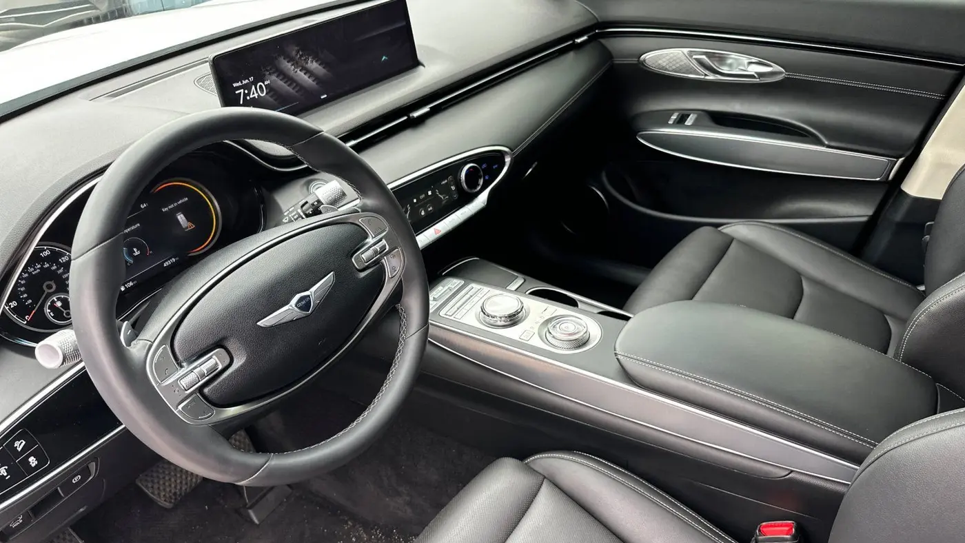 2023 Genesis GV70 2.5T Standard