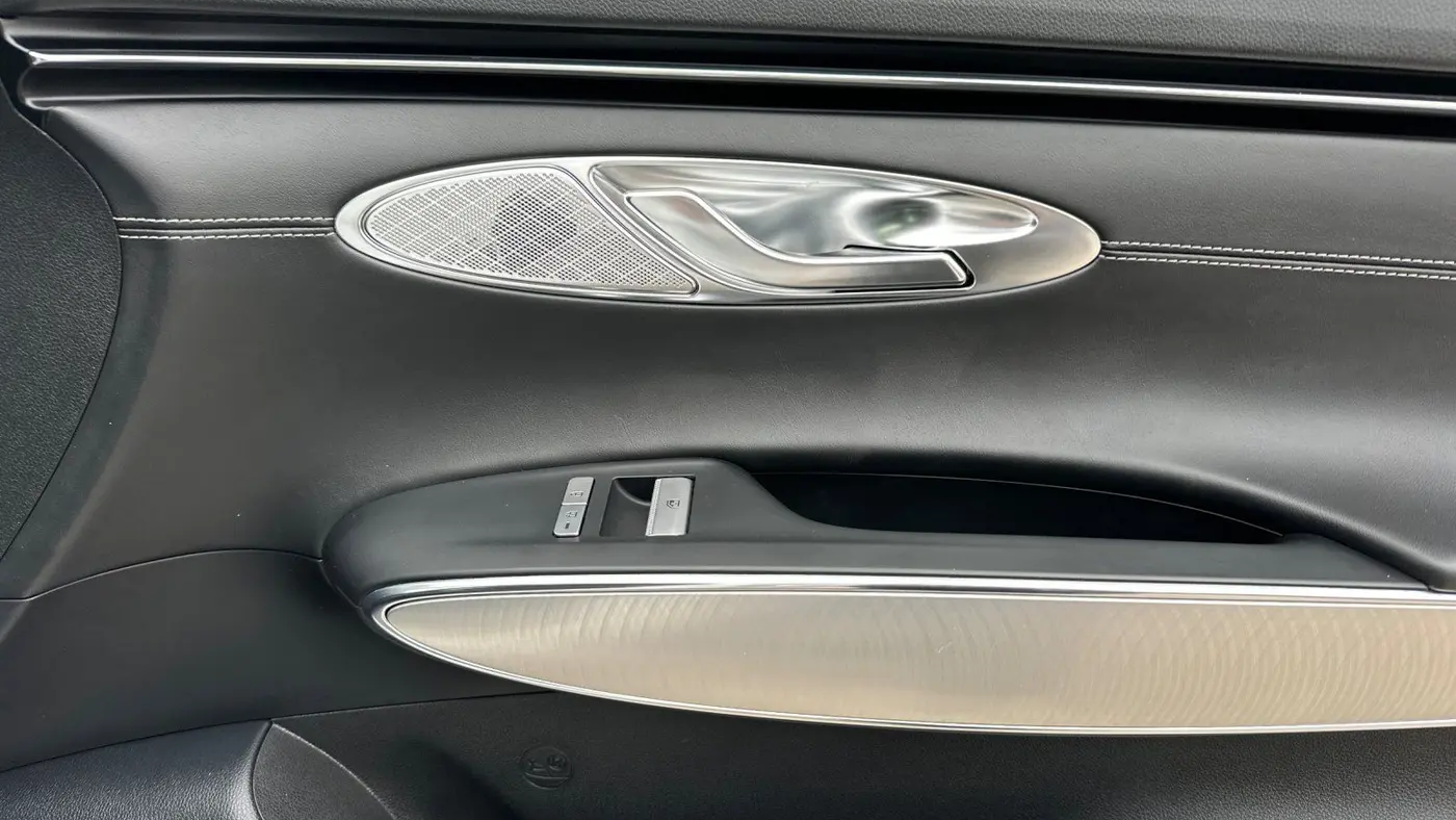 2023 Genesis GV70 2.5T Standard