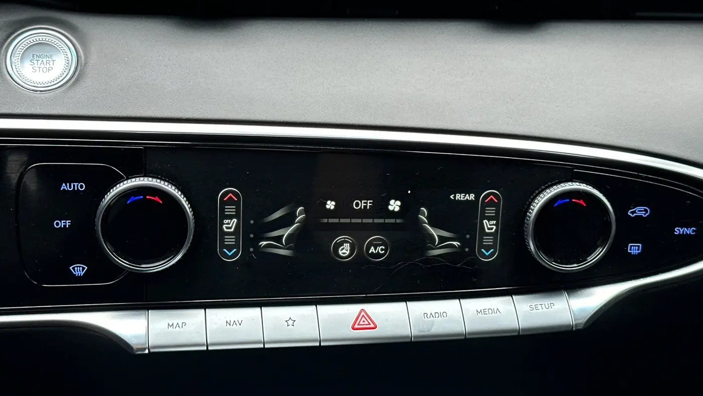 2023 Genesis GV70 2.5T Standard