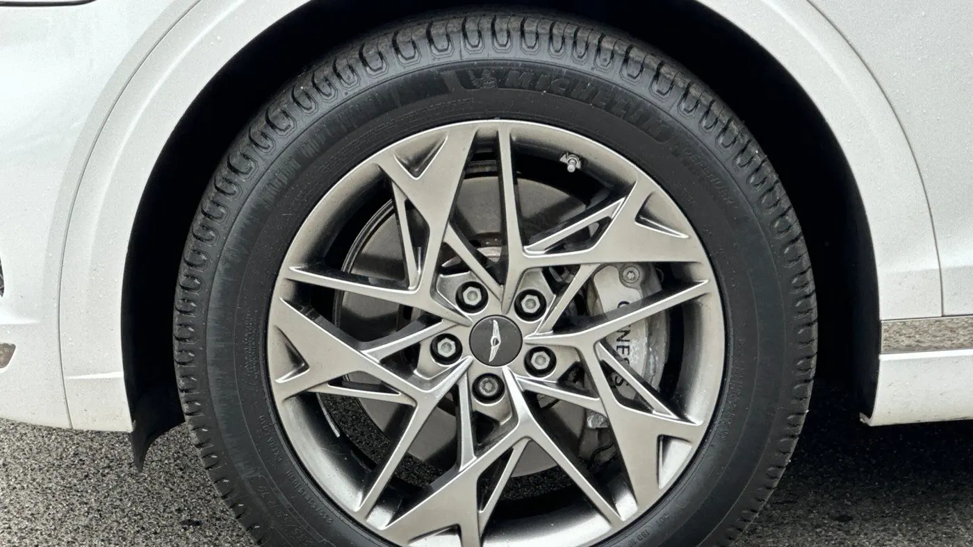 2023 Genesis GV70 2.5T Standard
