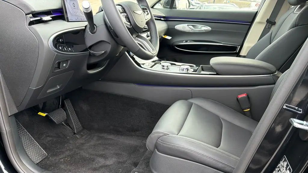 2026 Genesis GV70 2.5T Standard
