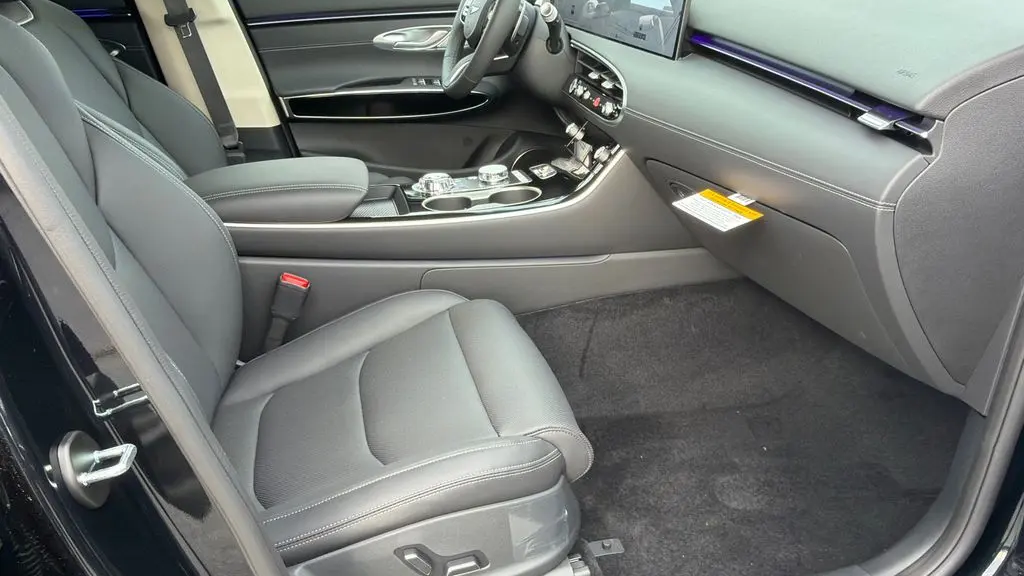 2026 Genesis GV70 2.5T Standard