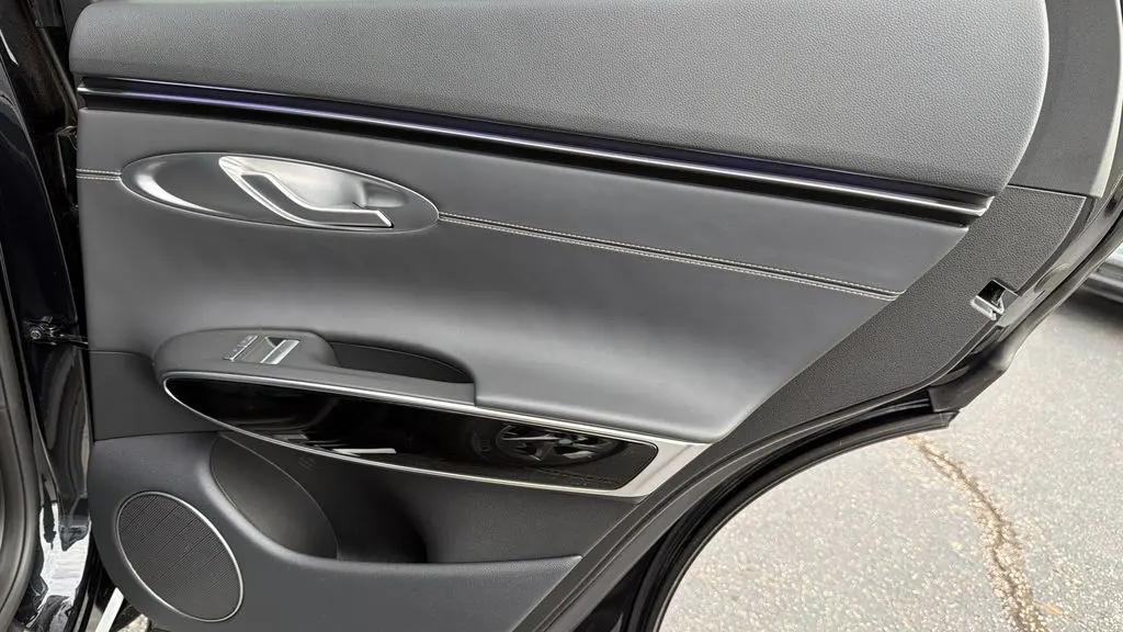 2026 Genesis GV70 2.5T Standard
