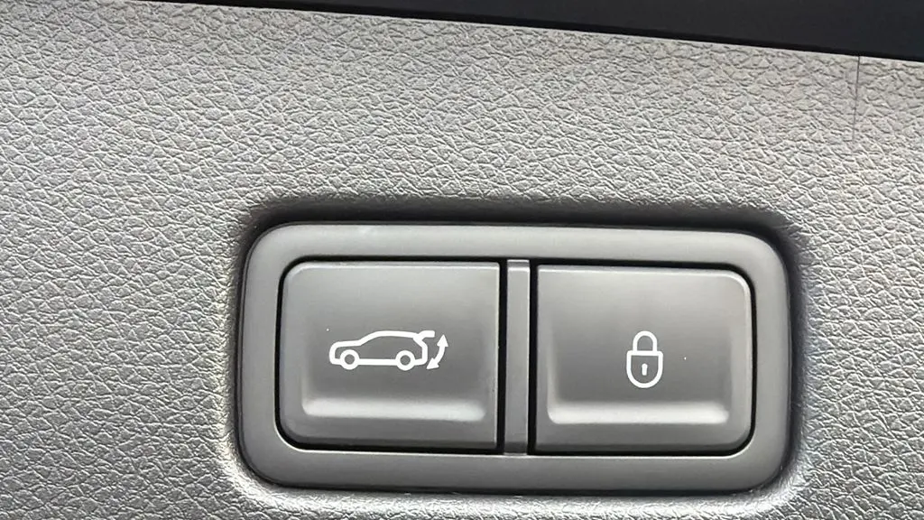 2026 Genesis GV70 2.5T Standard