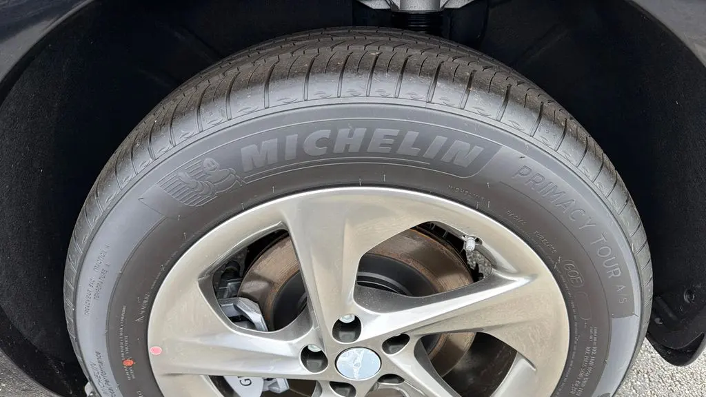 2026 Genesis GV70 2.5T Standard