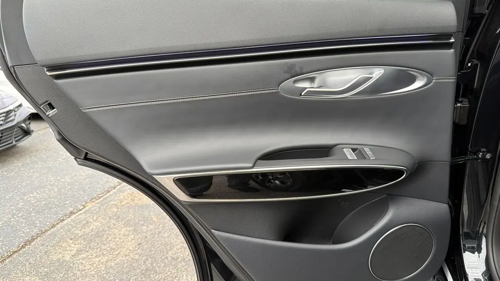 2026 Genesis GV70 2.5T Standard