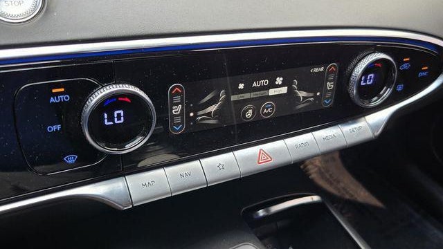 2023 Genesis GV70 2.5T Standard