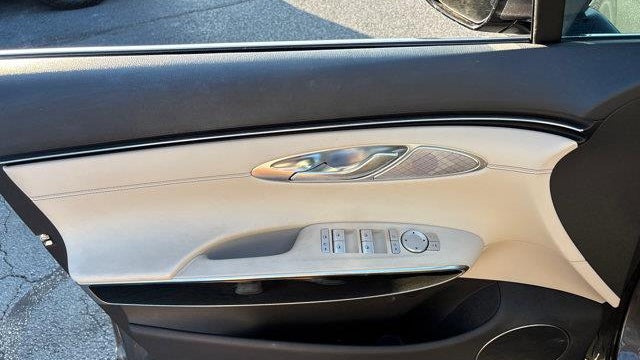 2023 Genesis GV70 2.5T Standard