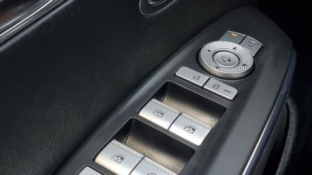 2023 Genesis GV70 2.5T Standard