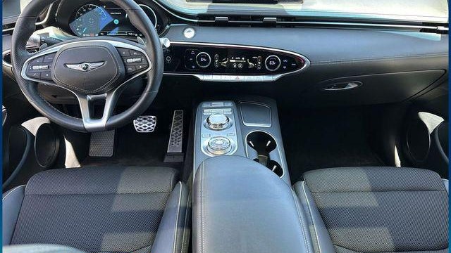 2023 Genesis GV70 2.5T Standard