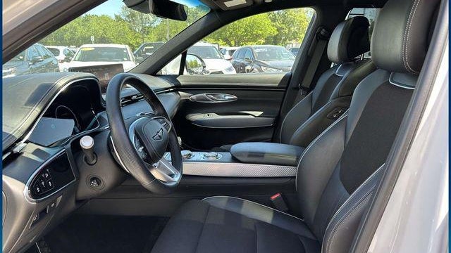 2023 Genesis GV70 2.5T Standard