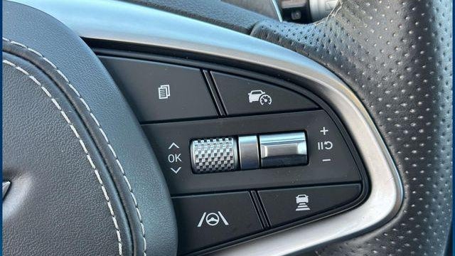2023 Genesis GV70 2.5T Standard