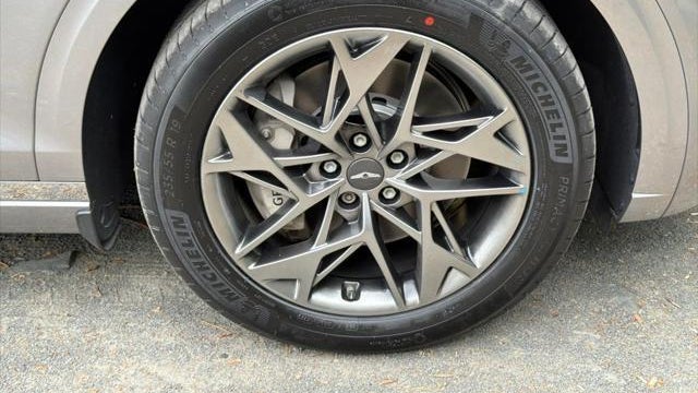 2023 Genesis GV70 2.5T Standard