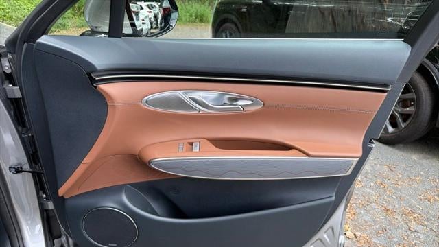 2023 Genesis GV70 2.5T Standard