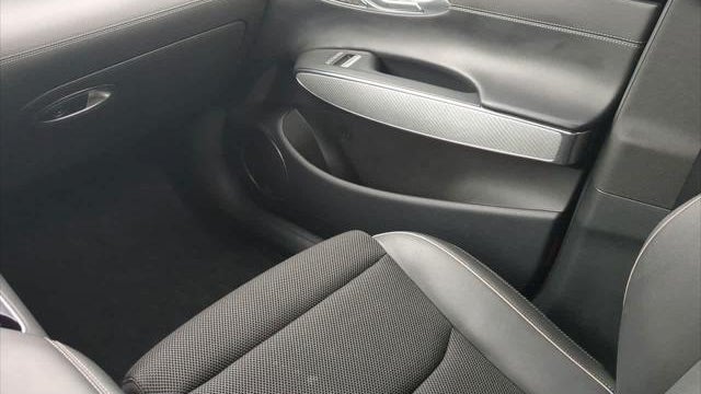 2025 Genesis GV70 2.5T Standard