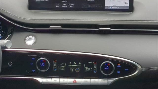 2025 Genesis GV70 2.5T Standard