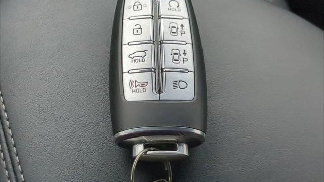 2025 Genesis GV70 2.5T Standard