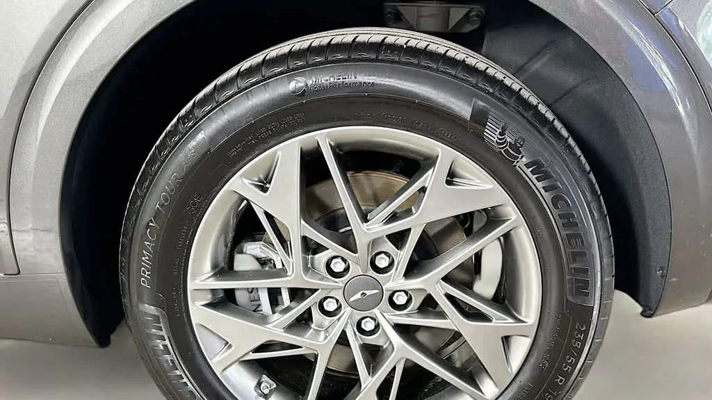 2025 Genesis GV70 2.5T Standard