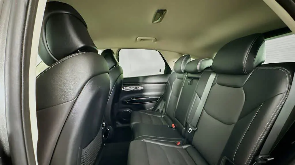 2025 Genesis GV70 2.5T Standard
