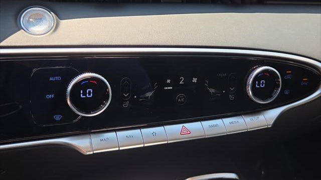 2022 Genesis GV70 2.5T Standard