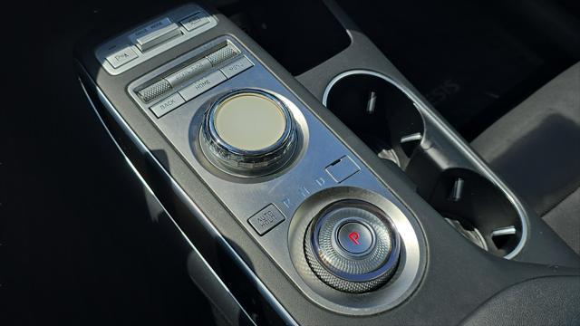 2023 Genesis GV70 2.5T Standard