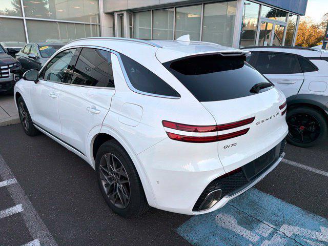 2023 Genesis Gv70 - $37,981