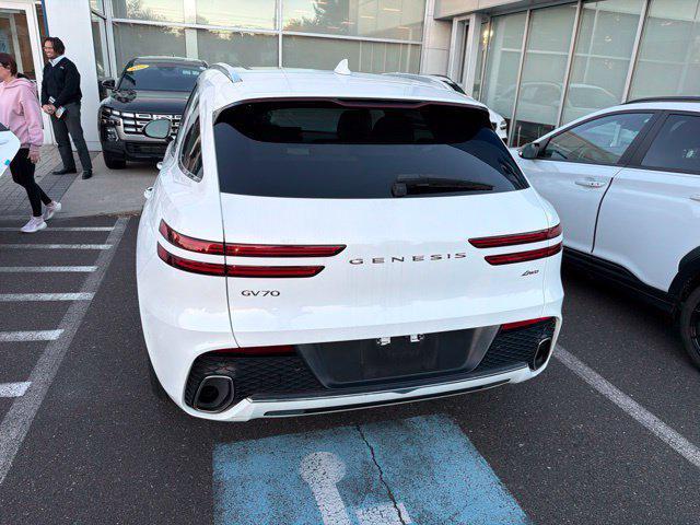 2023 Genesis Gv70 - $37,981