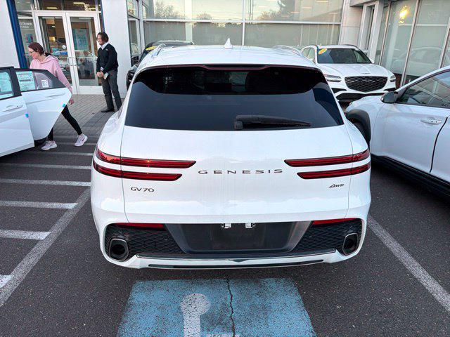 2023 Genesis Gv70 - $37,981