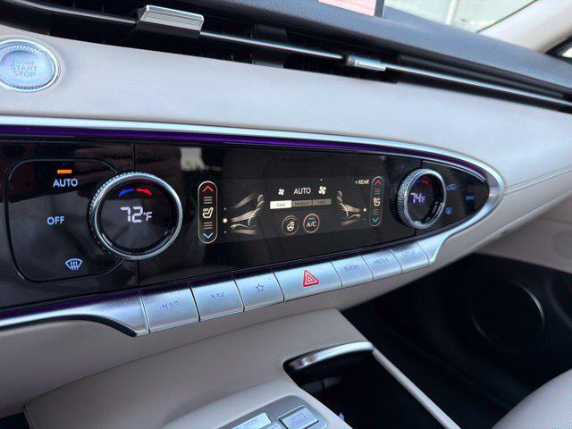 2023 Genesis Gv70 - $37,981