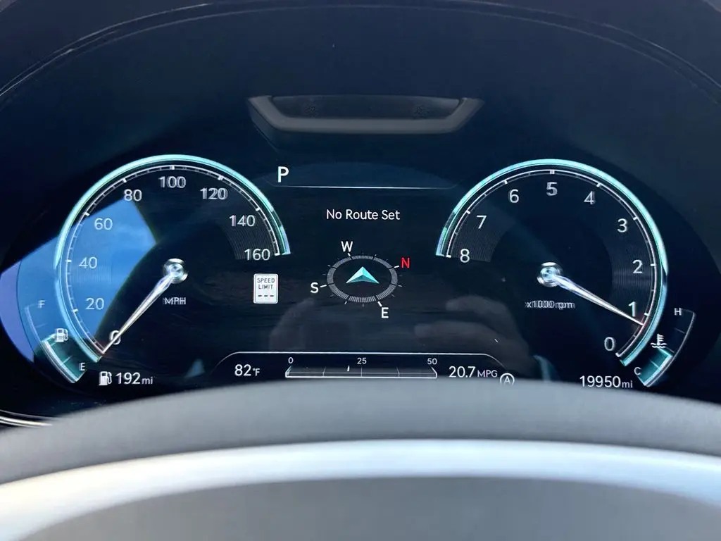 2023 Genesis Gv70 - $36,900
