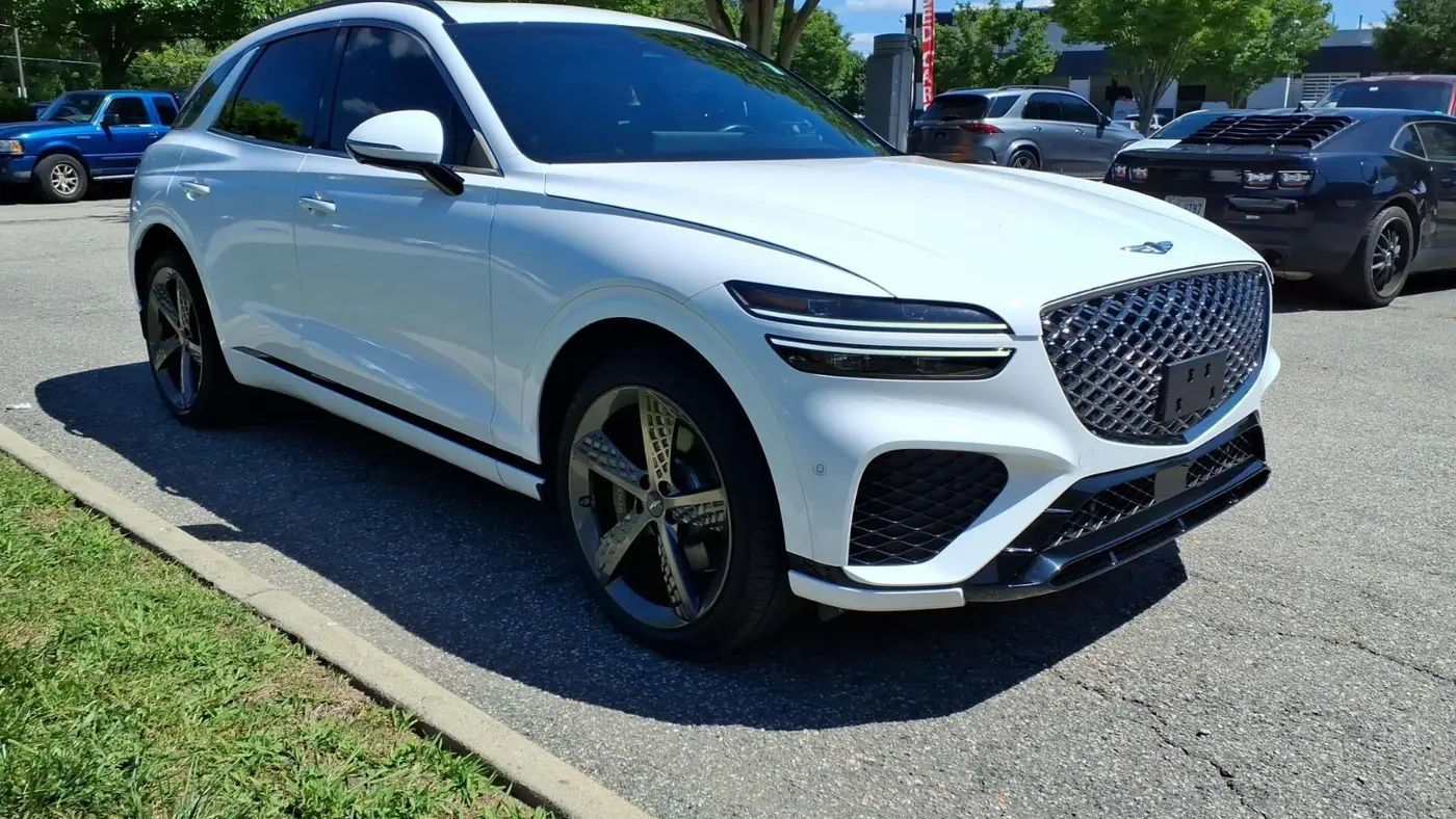 2023 Genesis GV70 2.5T Standard
